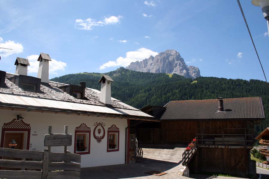 Vista verso il Sassolungo